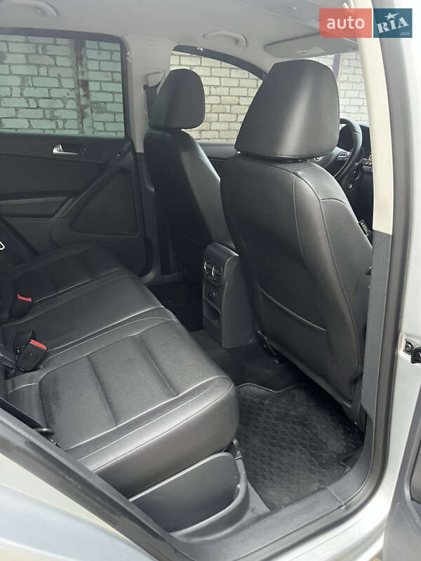 Внедорожник / Кроссовер Volkswagen Tiguan 2012 в Харькове