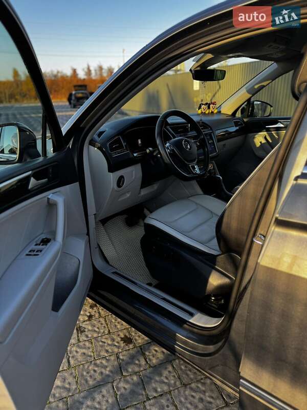 Внедорожник / Кроссовер Volkswagen Tiguan 2019 в Львове