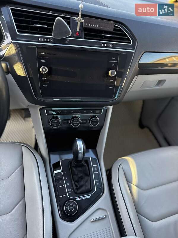 Внедорожник / Кроссовер Volkswagen Tiguan 2019 в Львове