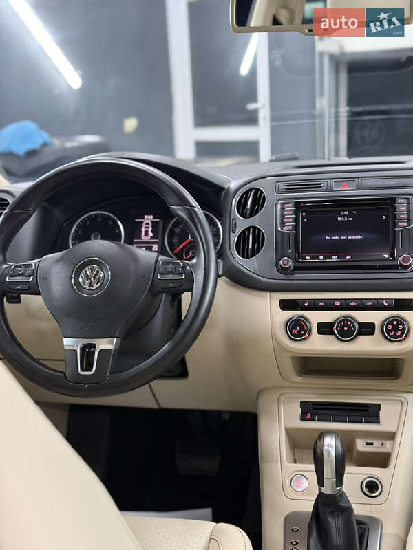 Внедорожник / Кроссовер Volkswagen Tiguan 2015 в Бориславе