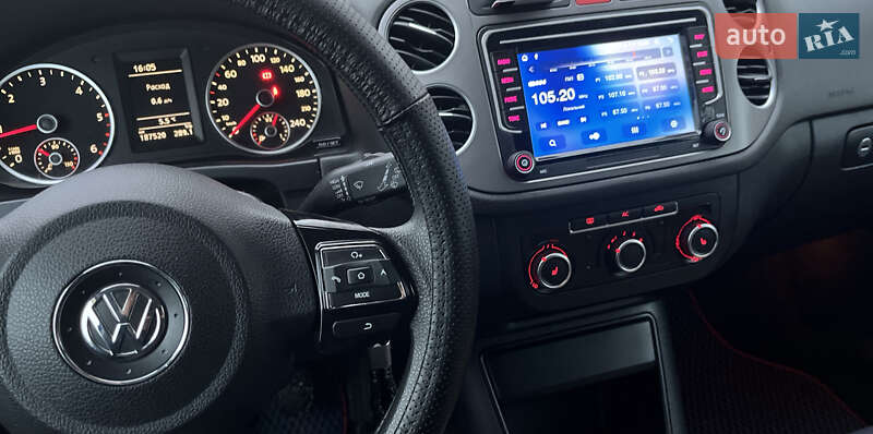 Внедорожник / Кроссовер Volkswagen Tiguan 2011 в Житомире