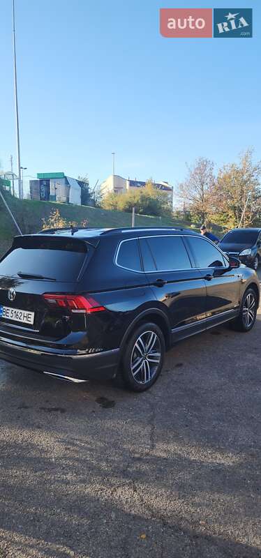 Внедорожник / Кроссовер Volkswagen Tiguan 2018 в Южном