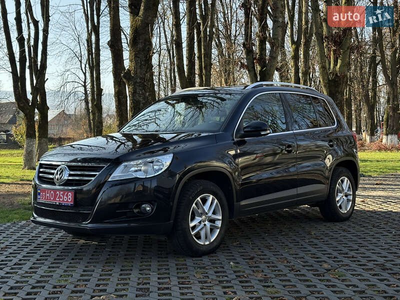 Внедорожник / Кроссовер Volkswagen Tiguan 2011 в Тячеве