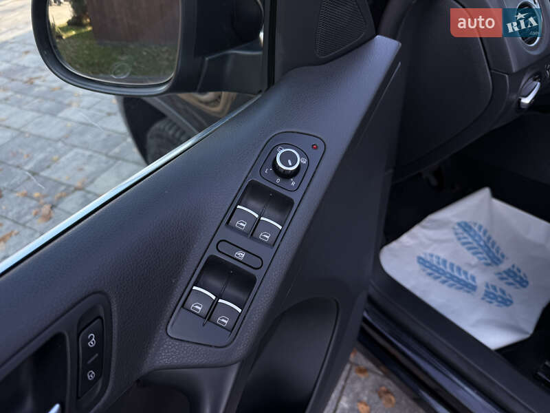 Внедорожник / Кроссовер Volkswagen Tiguan 2011 в Тячеве