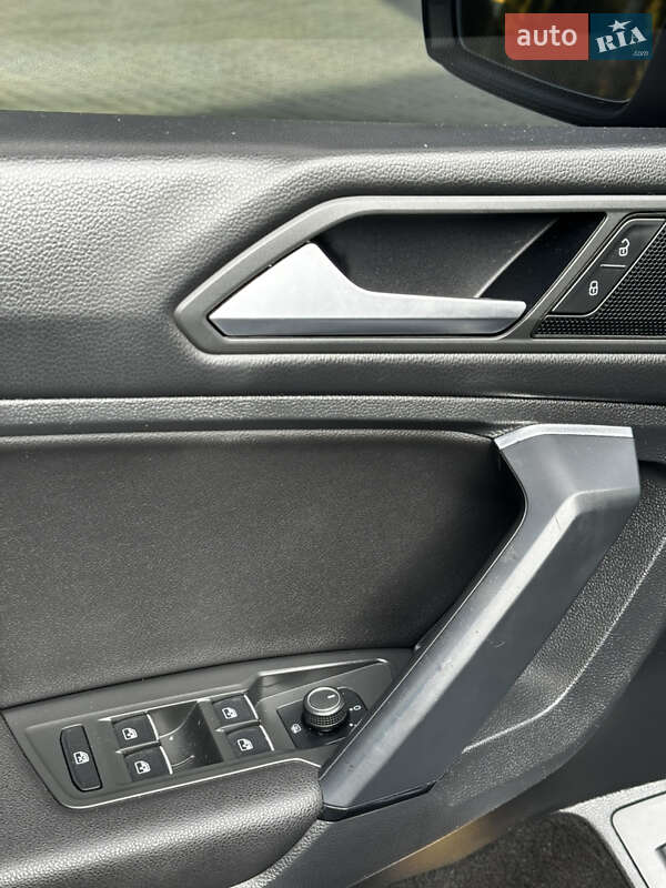 Внедорожник / Кроссовер Volkswagen Tiguan 2018 в Львове