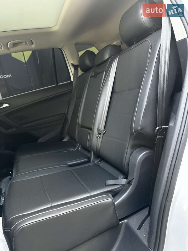 Внедорожник / Кроссовер Volkswagen Tiguan 2018 в Львове