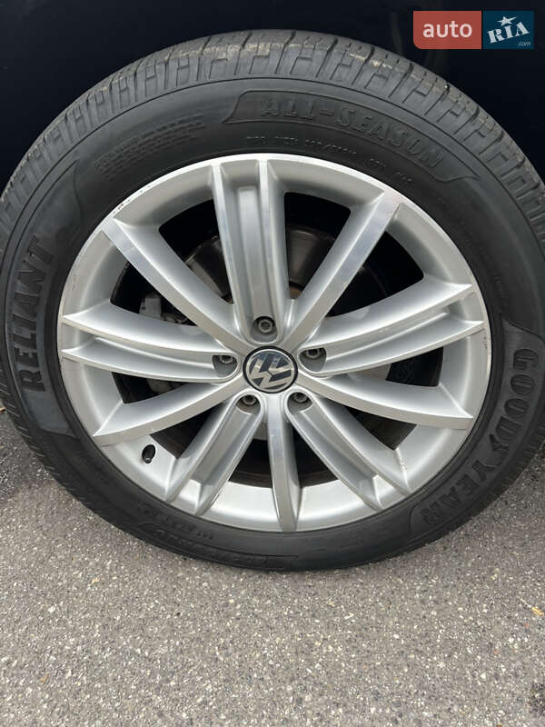 Внедорожник / Кроссовер Volkswagen Tiguan 2015 в Виннице