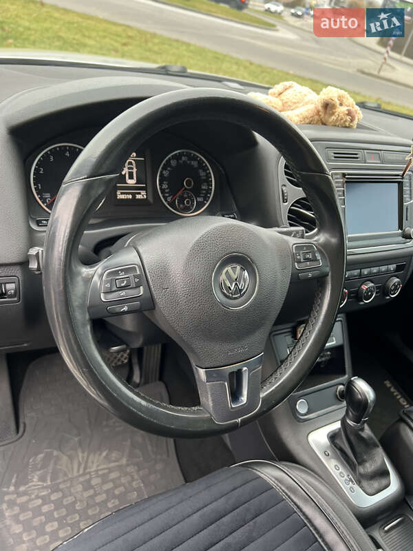 Внедорожник / Кроссовер Volkswagen Tiguan 2015 в Виннице