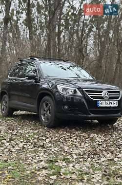 Внедорожник / Кроссовер Volkswagen Tiguan 2008 в Гадяче