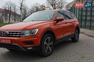Внедорожник / Кроссовер Volkswagen Tiguan 2018 в Верхнеднепровске