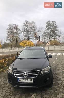 Позашляховик / Кросовер Volkswagen Tiguan 2011 в Івано-Франківську