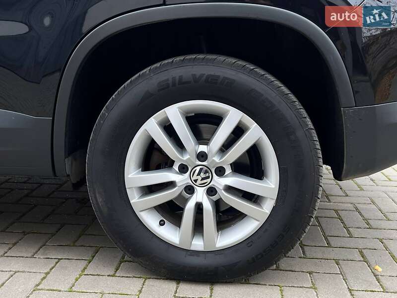 Внедорожник / Кроссовер Volkswagen Tiguan 2015 в Львове