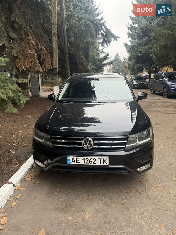 Внедорожник / Кроссовер Volkswagen Tiguan 2018 в Днепре фото 3 Внедорожник / Кроссовер Volkswagen Tiguan 2018 в Днепре