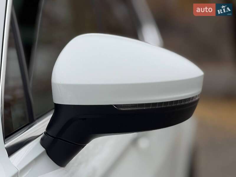 Позашляховик / Кросовер Volkswagen Tiguan 2017 в Кривому Розі