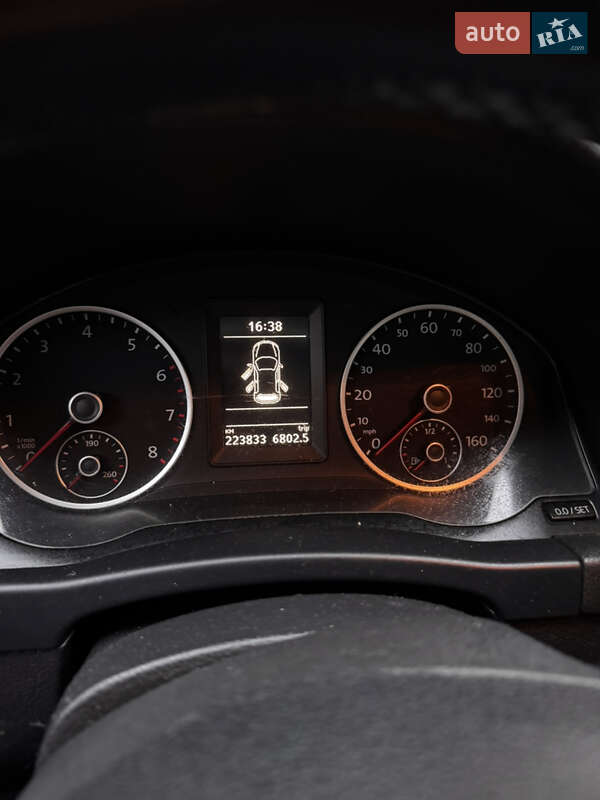 Внедорожник / Кроссовер Volkswagen Tiguan 2011 в Харькове
