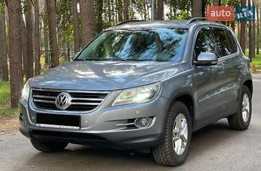 Внедорожник / Кроссовер Volkswagen Tiguan 2011 в Киеве