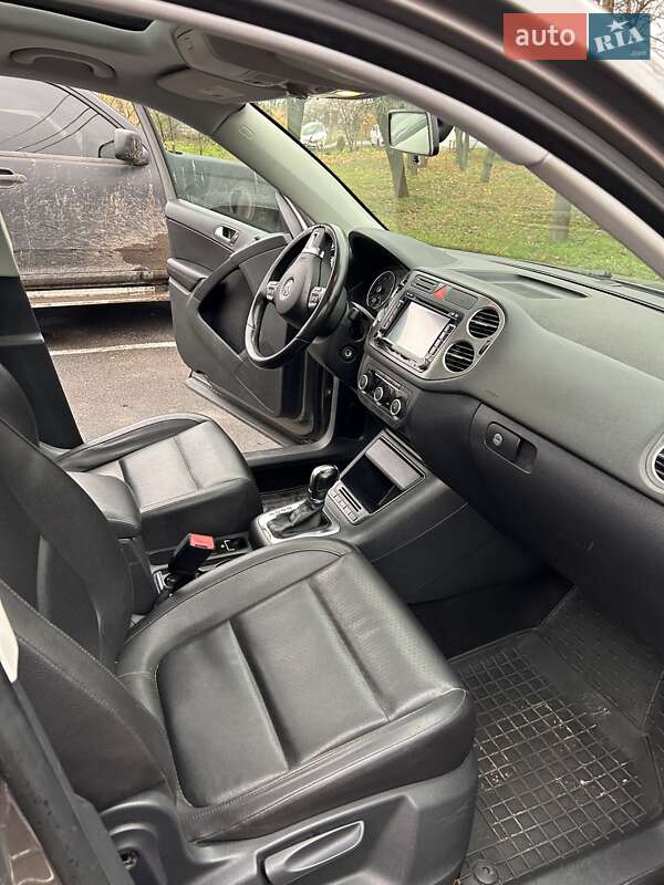 Внедорожник / Кроссовер Volkswagen Tiguan 2011 в Днепре
