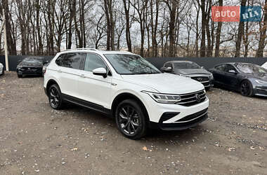 Позашляховик / Кросовер Volkswagen Tiguan 2023 в Рівному