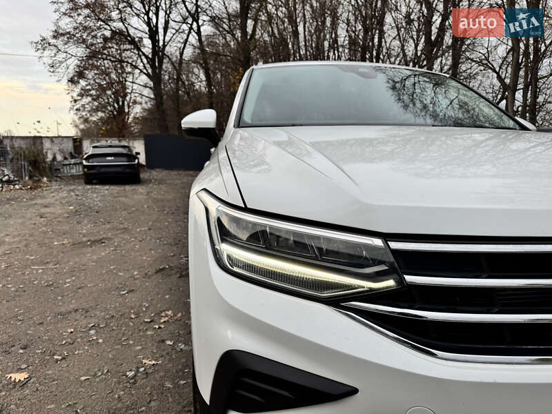 Внедорожник / Кроссовер Volkswagen Tiguan 2023 в Ровно