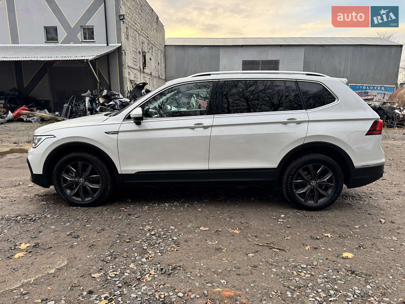 Внедорожник / Кроссовер Volkswagen Tiguan 2023 в Ровно