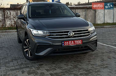 Внедорожник / Кроссовер Volkswagen Tiguan 2023 в Нововолынске