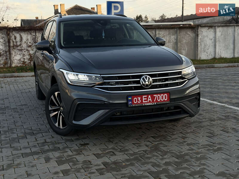 Внедорожник / Кроссовер Volkswagen Tiguan 2023 в Нововолынске
