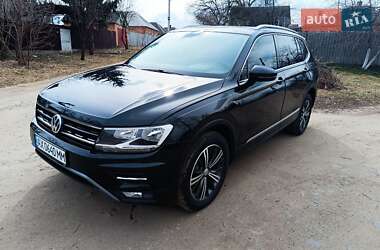 Позашляховик / Кросовер Volkswagen Tiguan 2017 в Києві