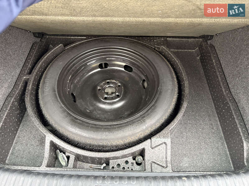 Внедорожник / Кроссовер Volkswagen Tiguan 2011 в Львове