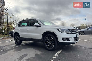 Внедорожник / Кроссовер Volkswagen Tiguan 2015 в Киеве