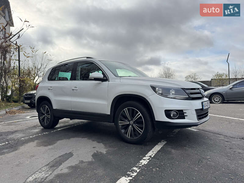 Внедорожник / Кроссовер Volkswagen Tiguan 2015 в Киеве