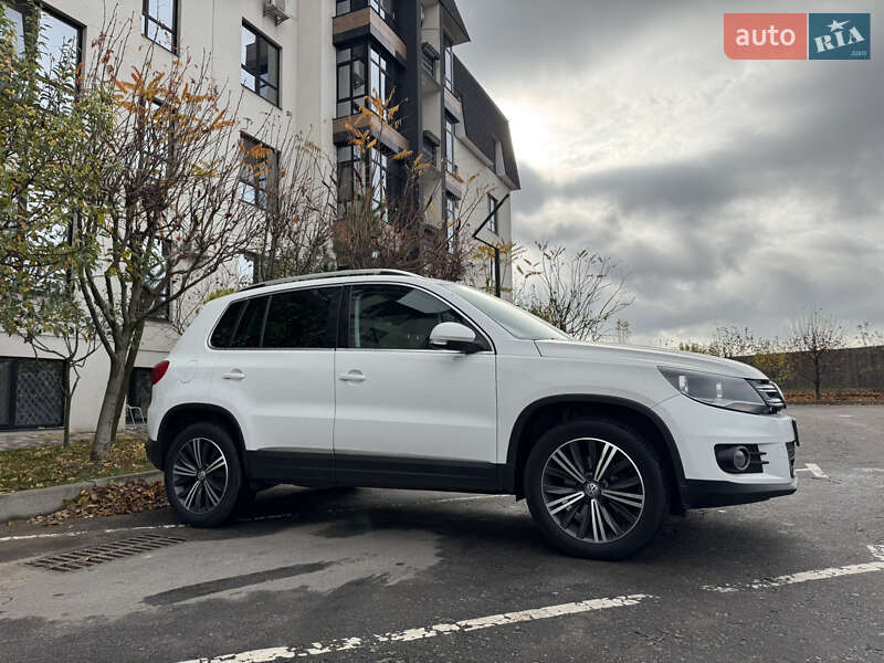Внедорожник / Кроссовер Volkswagen Tiguan 2015 в Киеве