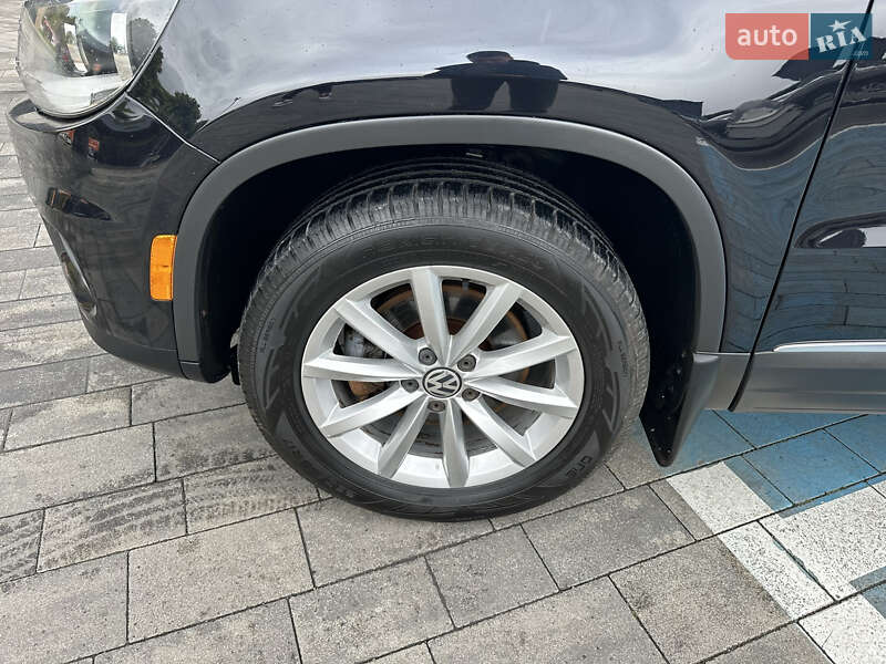 Внедорожник / Кроссовер Volkswagen Tiguan 2017 в Луцке