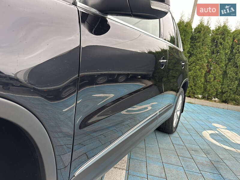 Внедорожник / Кроссовер Volkswagen Tiguan 2017 в Луцке
