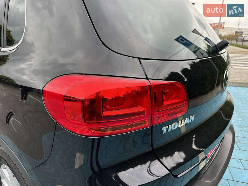 Внедорожник / Кроссовер Volkswagen Tiguan 2017 в Луцке