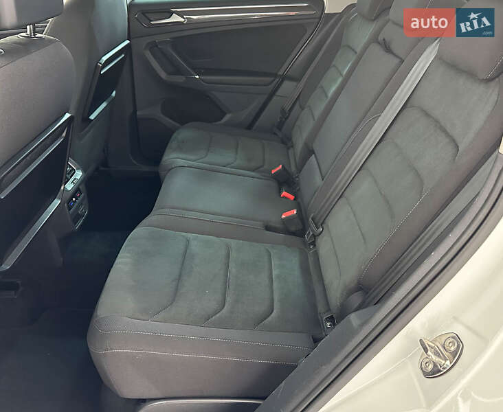 Внедорожник / Кроссовер Volkswagen Tiguan 2016 в Львове