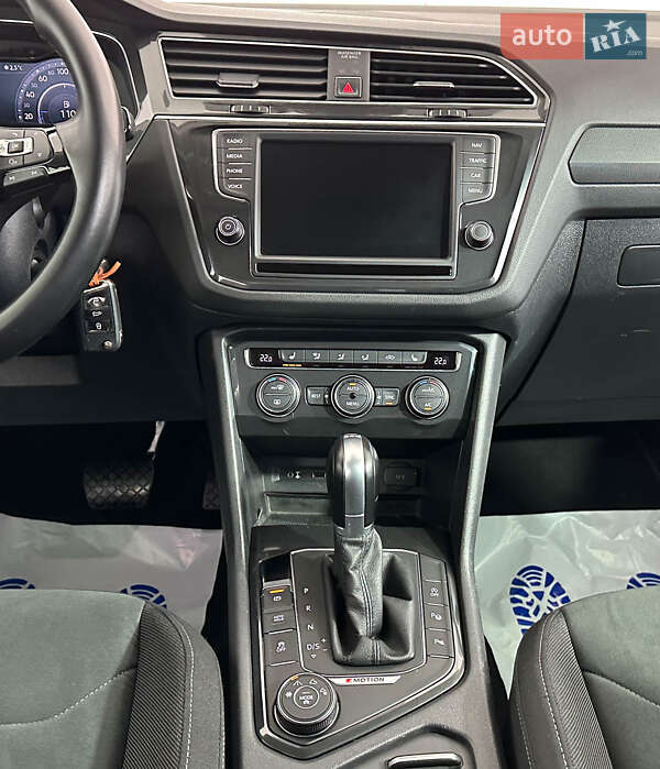 Внедорожник / Кроссовер Volkswagen Tiguan 2016 в Львове