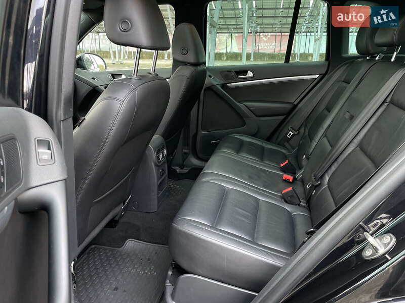 Внедорожник / Кроссовер Volkswagen Tiguan 2015 в Львове