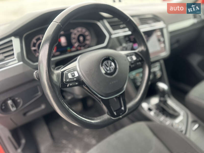 Внедорожник / Кроссовер Volkswagen Tiguan 2018 в Киеве