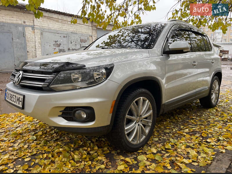 Позашляховик / Кросовер Volkswagen Tiguan 2012 в Харкові