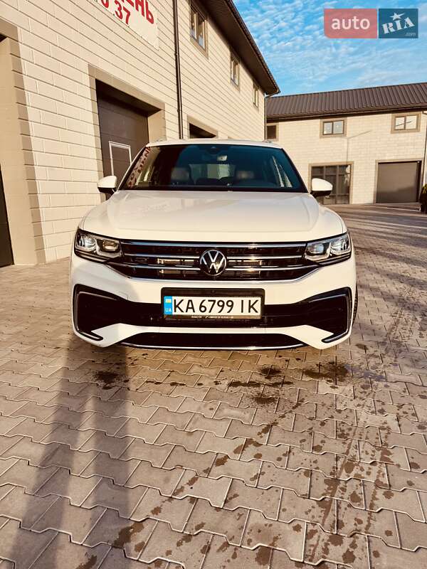 Внедорожник / Кроссовер Volkswagen Tiguan 2022 в Киеве