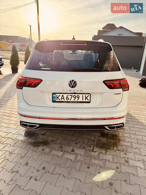 Внедорожник / Кроссовер Volkswagen Tiguan 2022 в Киеве