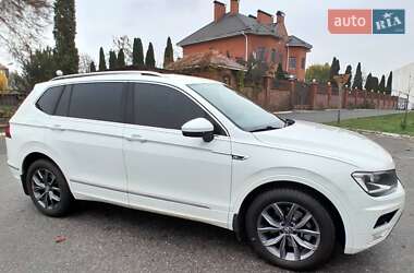 Внедорожник / Кроссовер Volkswagen Tiguan 2017 в Киеве