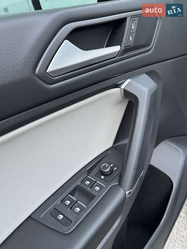 Позашляховик / Кросовер Volkswagen Tiguan 2019 в Дніпрі