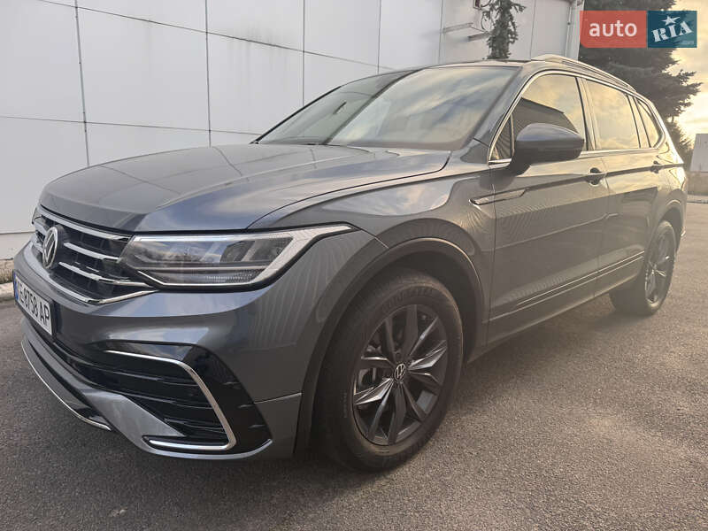 Внедорожник / Кроссовер Volkswagen Tiguan 2023 в Каменском