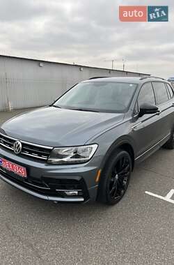 Внедорожник / Кроссовер Volkswagen Tiguan 2021 в Киеве