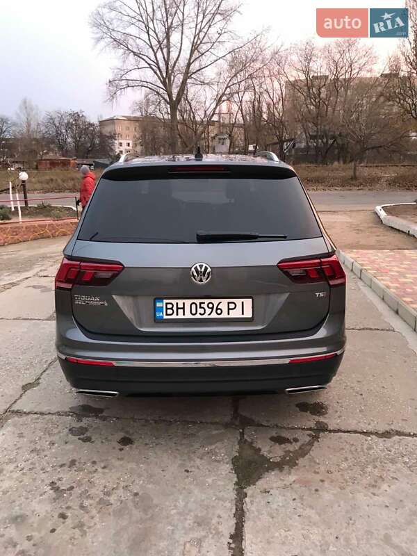 Внедорожник / Кроссовер Volkswagen Tiguan 2017 в Белгороде-Днестровском фото 2 Внедорожник / Кроссовер Volkswagen Tiguan 2017 в Белгороде-Днестровском