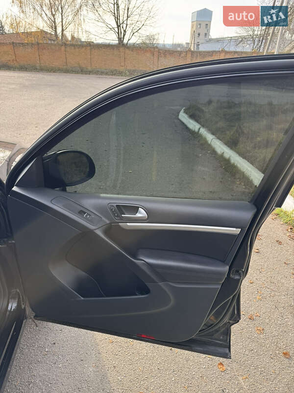 Внедорожник / Кроссовер Volkswagen Tiguan 2013 в Хмельнике