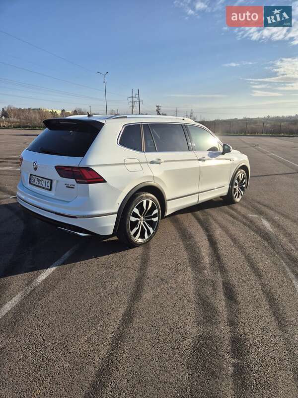 Внедорожник / Кроссовер Volkswagen Tiguan 2018 в Ровно