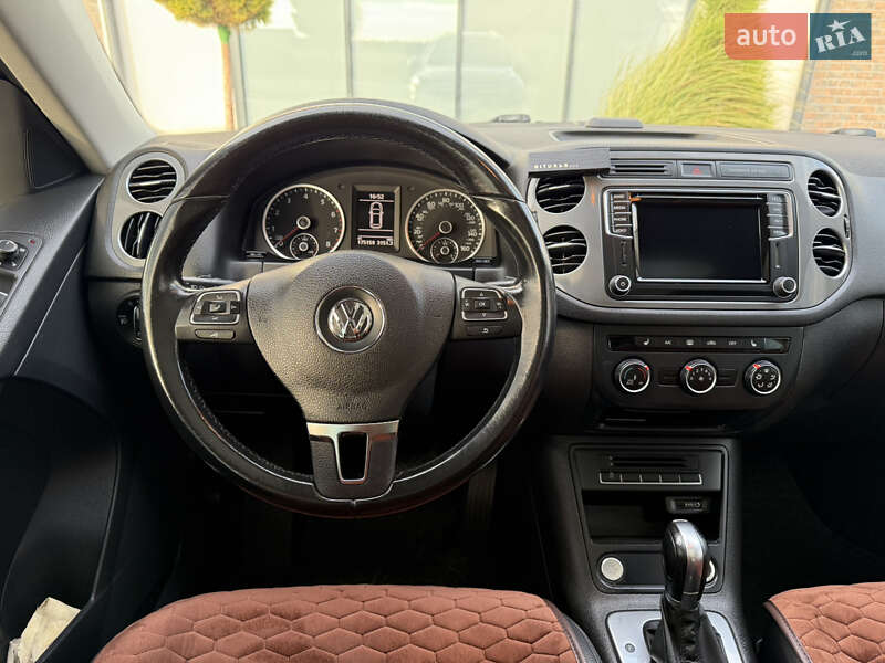 Внедорожник / Кроссовер Volkswagen Tiguan 2015 в Тернополе