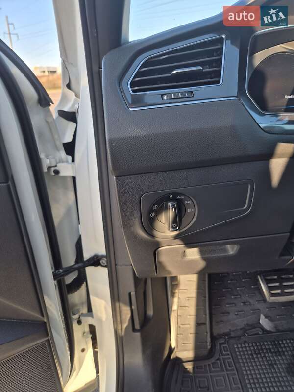 Внедорожник / Кроссовер Volkswagen Tiguan 2018 в Ровно